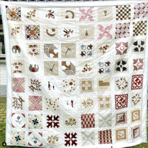 Binnenkort start Dorry van 'Quilt It & Dotty' met haar 'Vriendinnenquilt'. We zijn bezig een datum te vinden waarop Dorry een workshop komt geven over deze superleuke quilt. Hij gaat als maandproject komen, zodat je er verder thuis aan kunt werken. Ook zullen er stofpakketten beschikbaar zijn. Heb je interesse, laat het dan vast weten. we komen zo snel mogelijk met meer informatie.